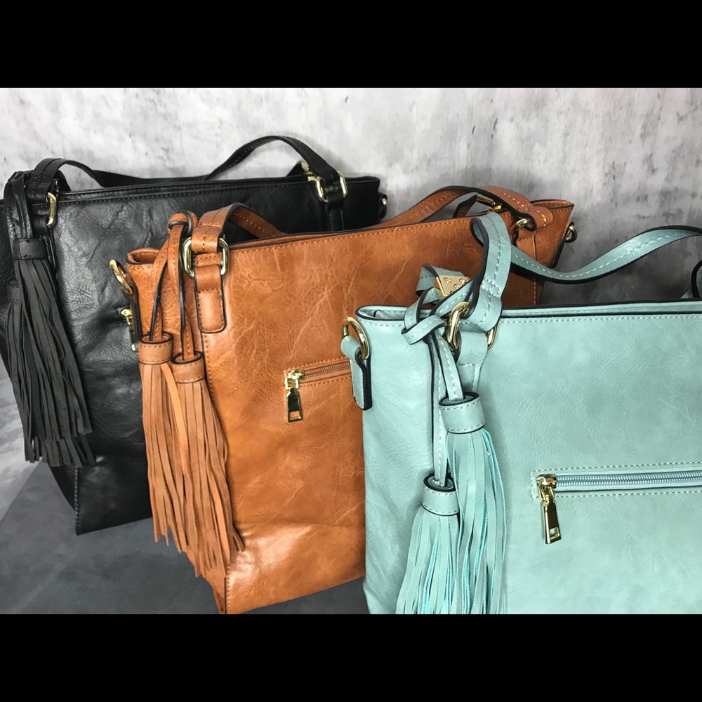 NWT Faux Leather Tote/Travel Bag
